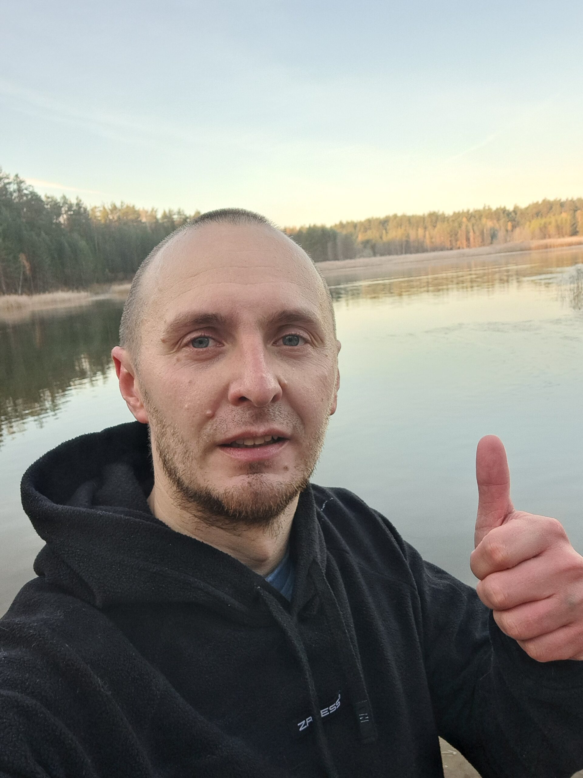 Пробежка и купание в озере: заряд бодрости на весь день